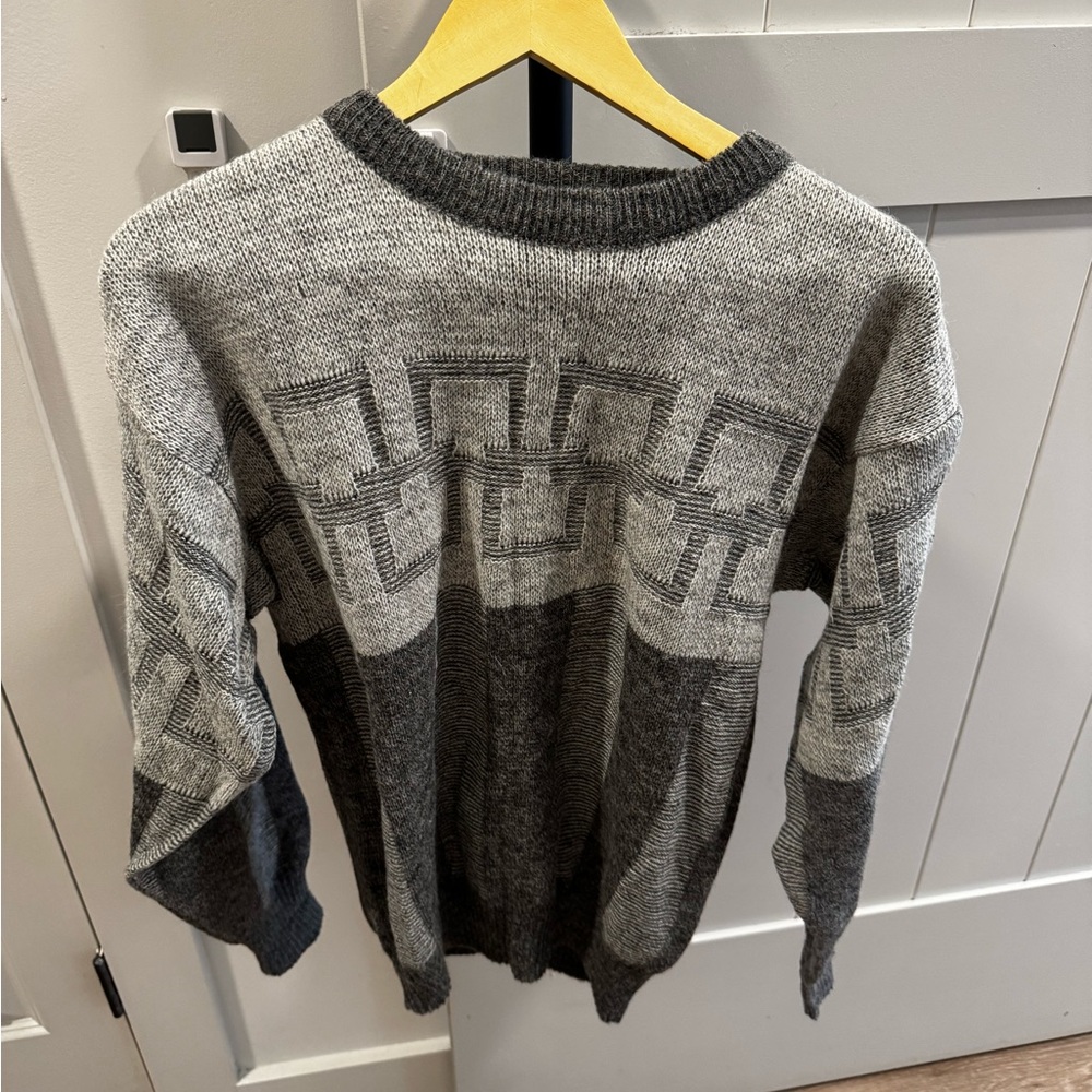Vintage 70s Wool Blend Gray Geometric Knit Sweater